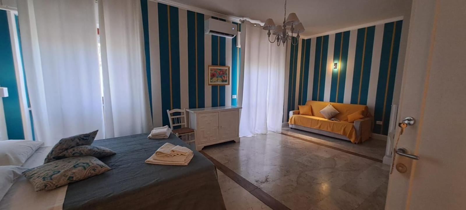 Chez Tata' - Sce Tata Bed and Breakfast Rossano Stazione Eksteriør billede
